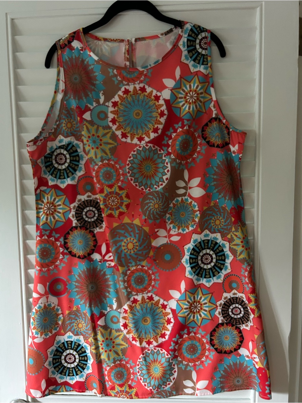 Shein Coral Geometric Medallion Sleeveless Top